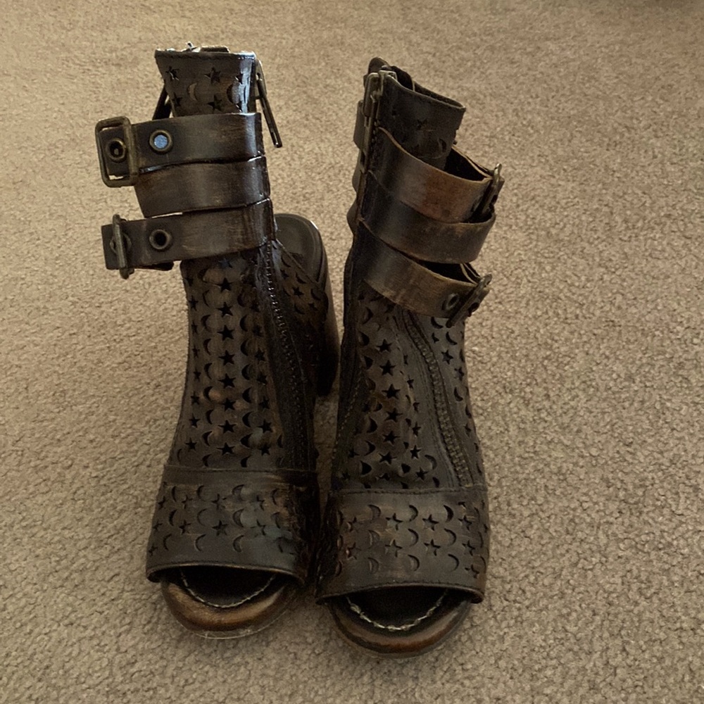Freebird Teresa sandals - brown, 6